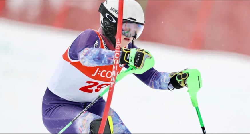 アルペンスキー競技中の井戸志春選手